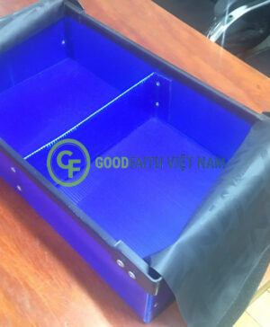 Thùng Nhựa Danpla Màu Xanh Tím - Có Vách Ngăn 520x300x130x4mm