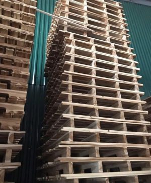 Pallet gỗ keo 4 chân khuyết